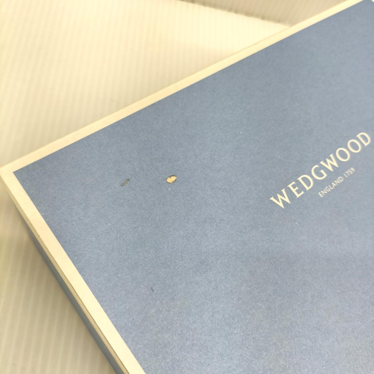 箱に汚れ(ハガレ)あり