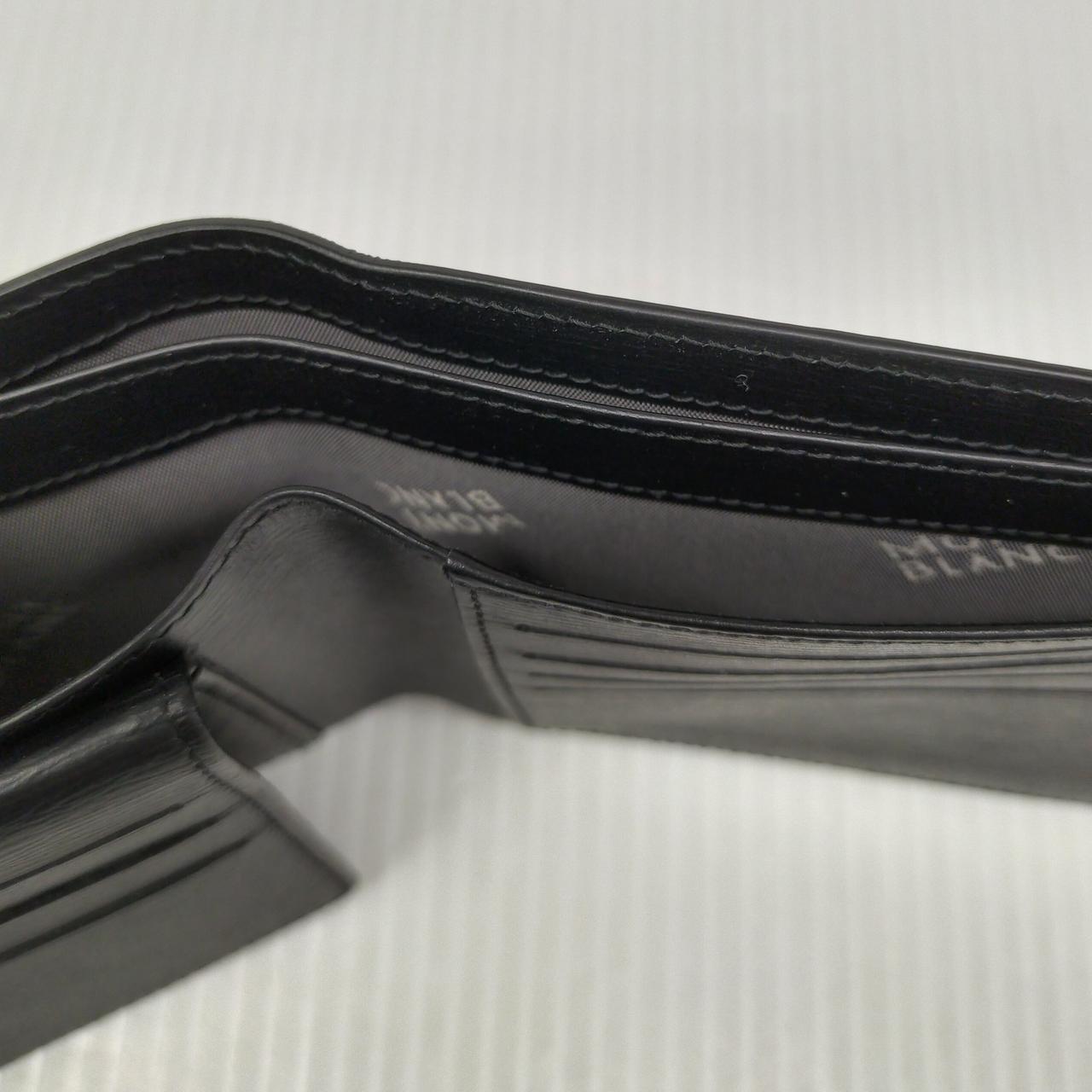 札入れは仕切りあり