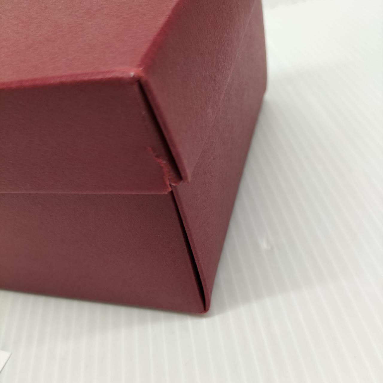 箱にダメージあり