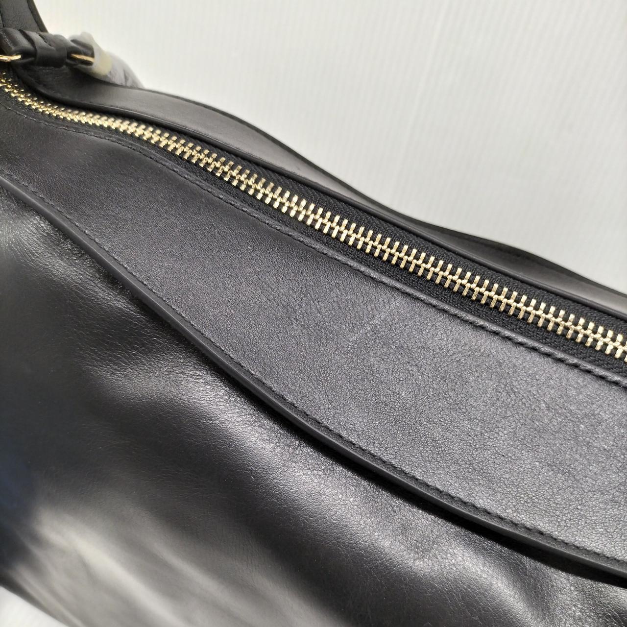 薄くキズがあります