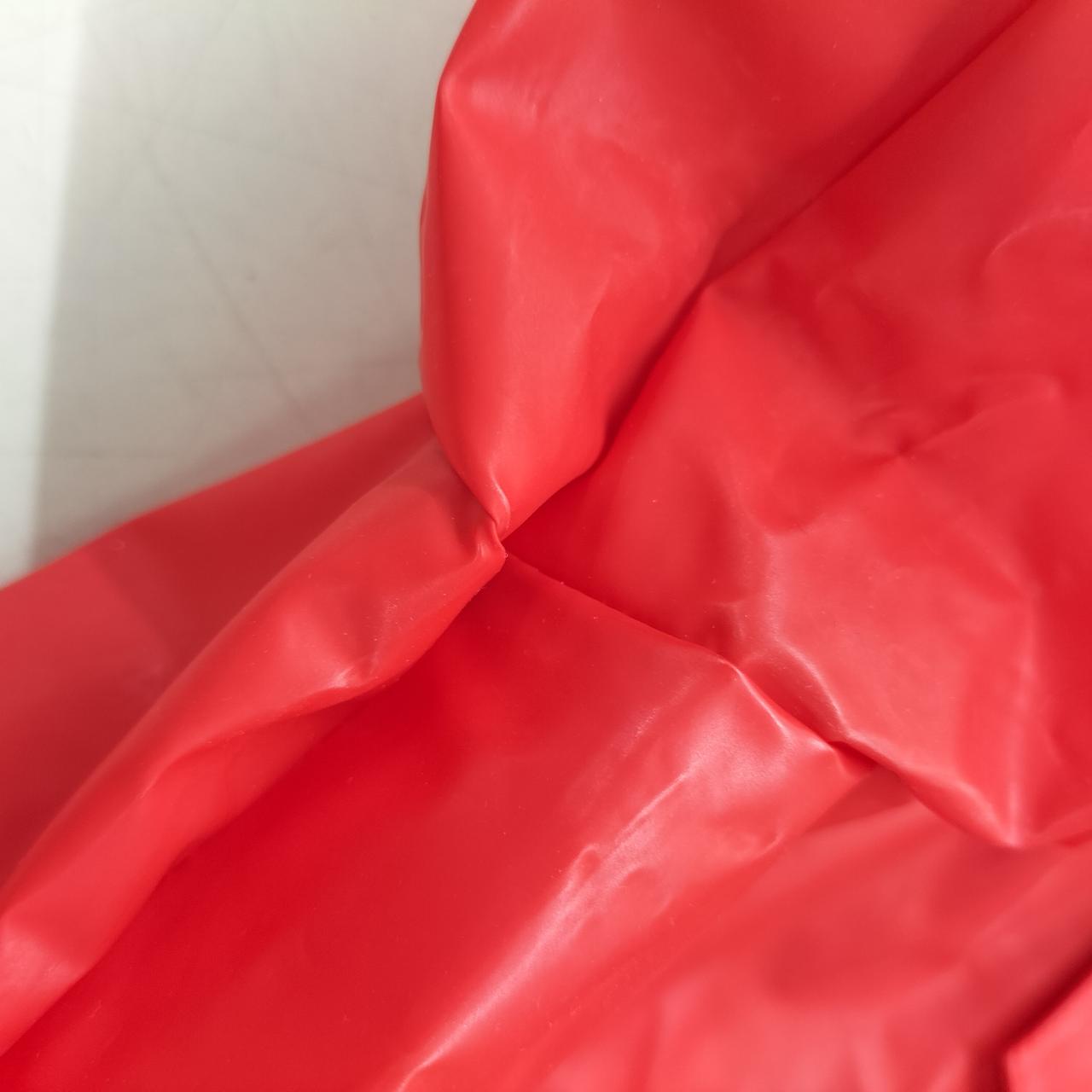 脇の下、少々シワになっています