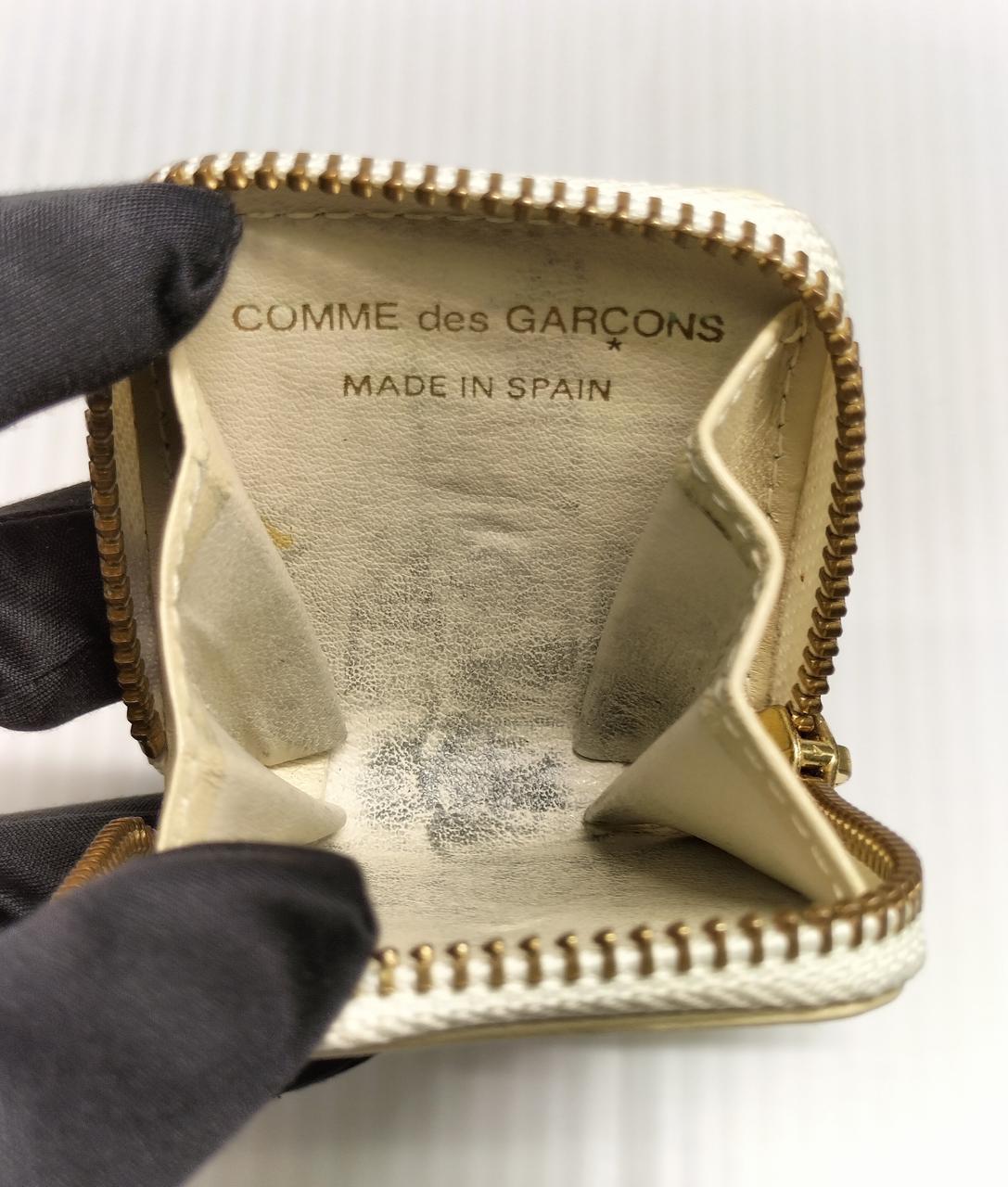 内側に汚れあり