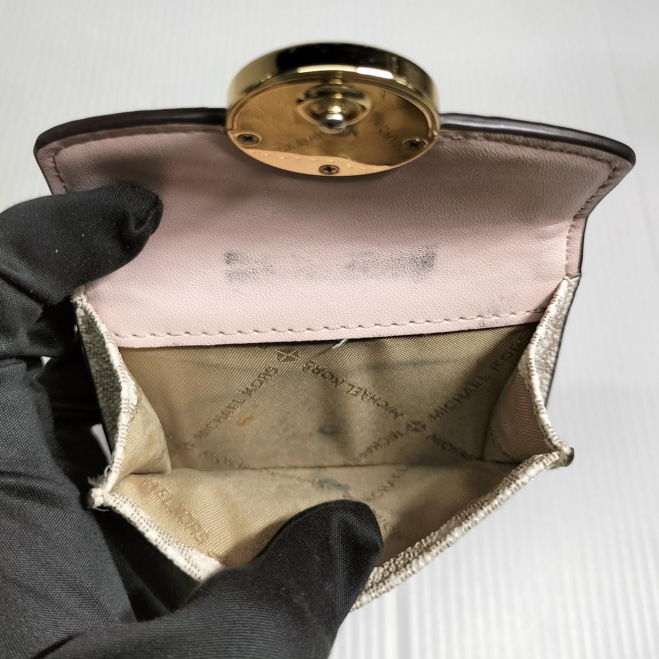 内側に汚れあり