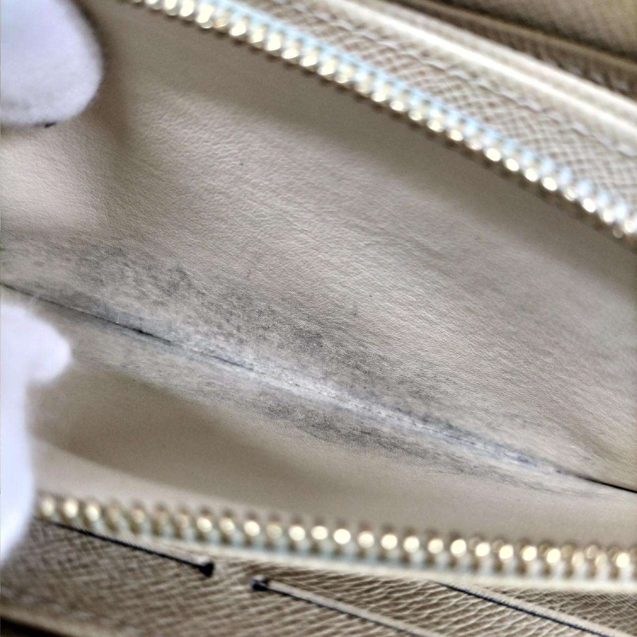 小銭入れ汚れあり