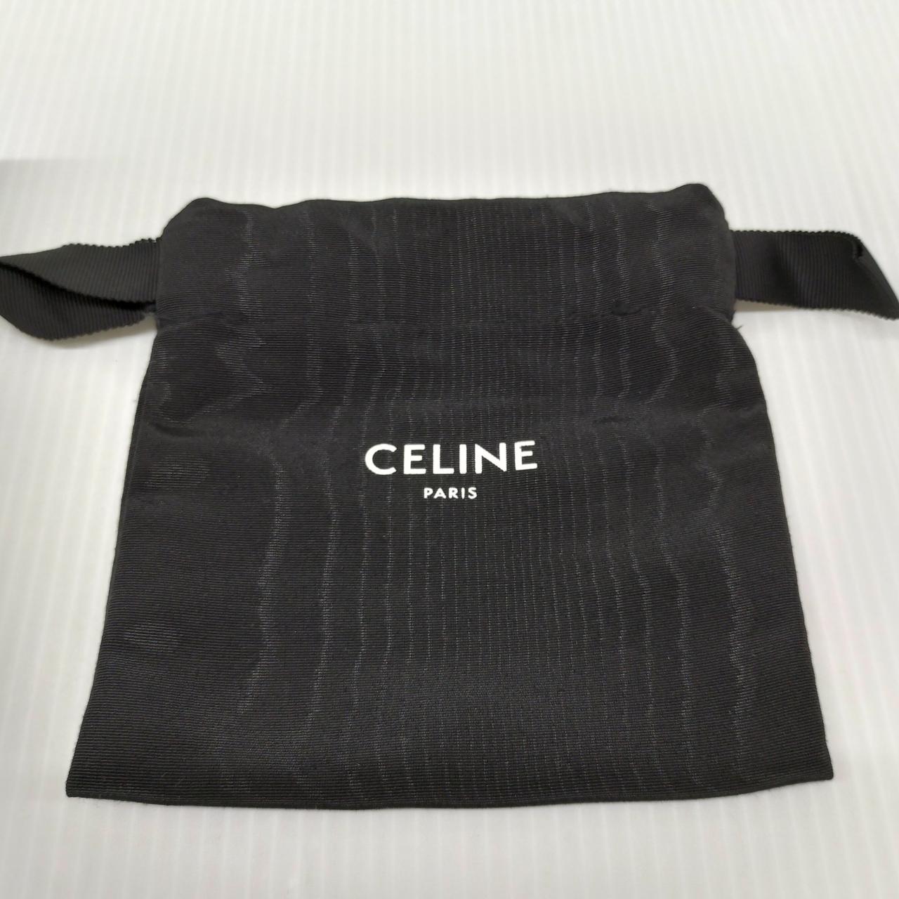 保護袋　リボンが捻れています