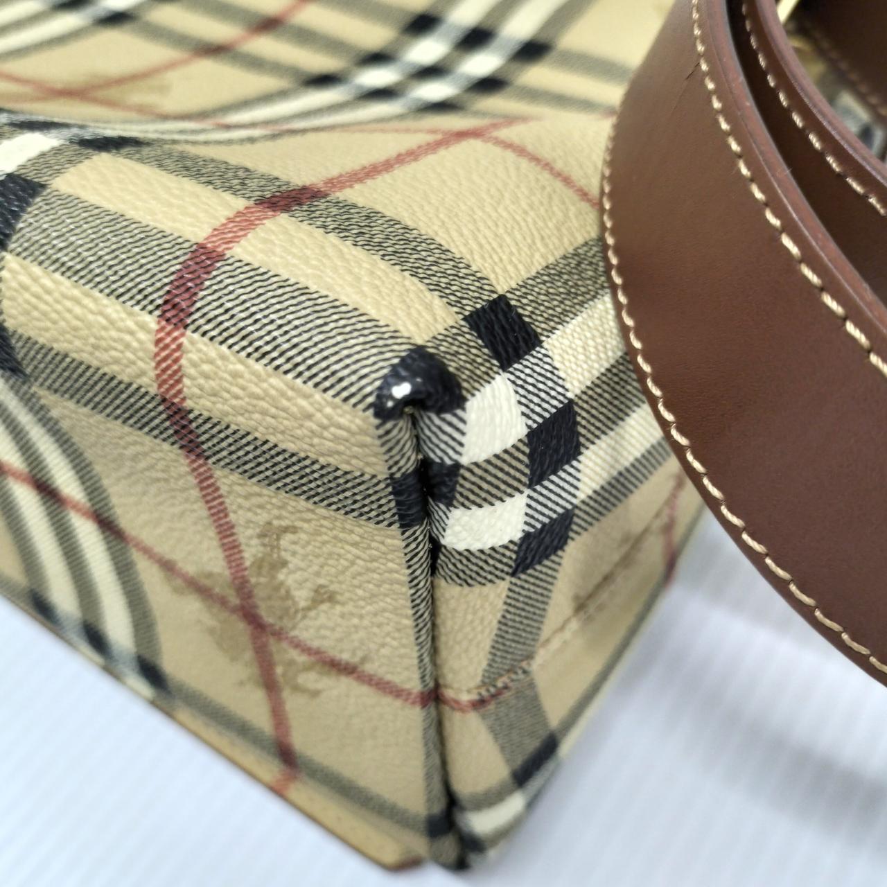 背面に角スレあり