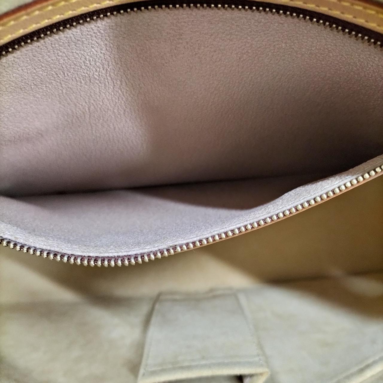 ポケット内側にベタあり