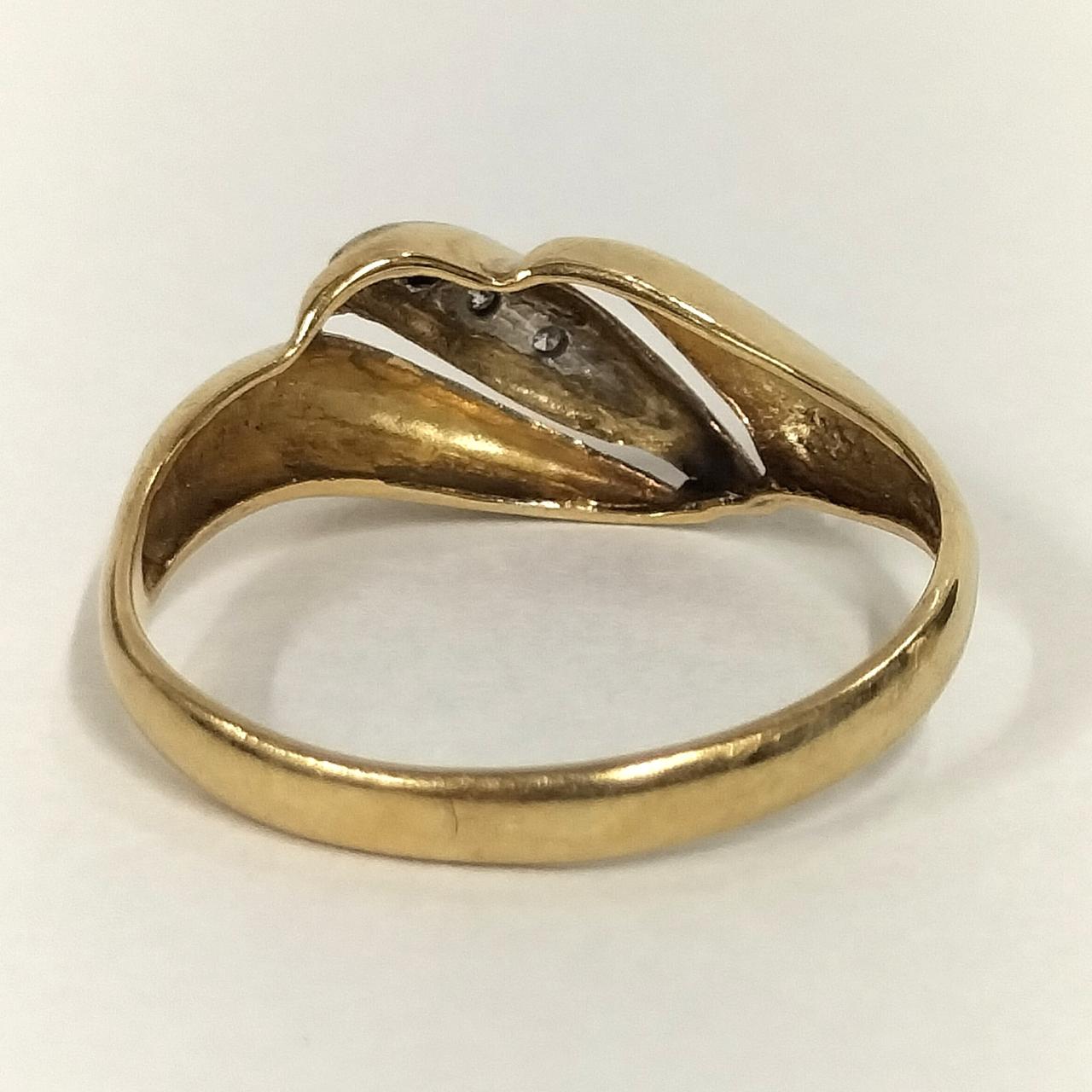 わずかに歪みあり