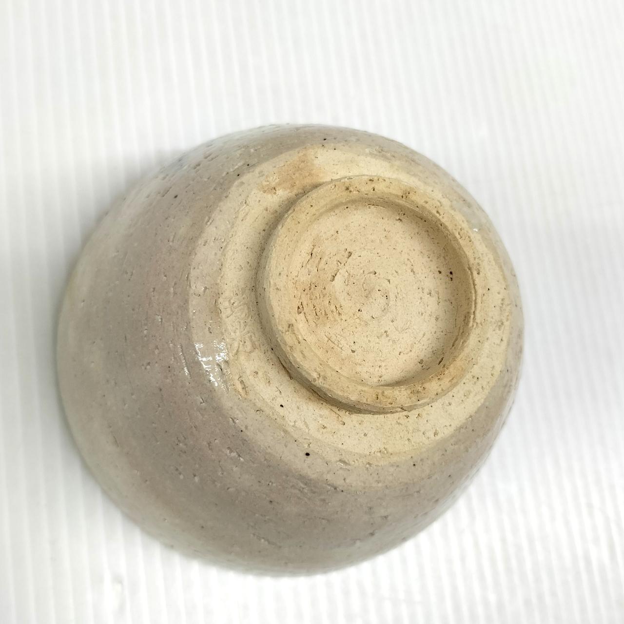 裏側にもシミのようなものあり