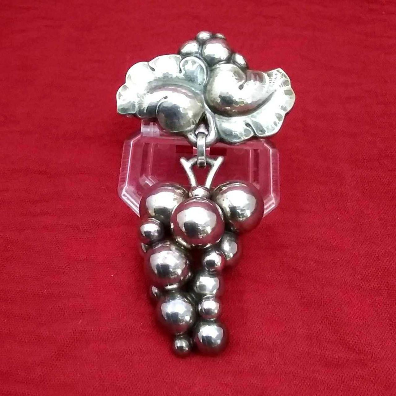 【美品】ジョージジェンセン　ムーンライトグレープ　ブローチ　ぶどう　SV925 楽天市場】ジョージジェンセン ブローチ ムーンライト グレープ