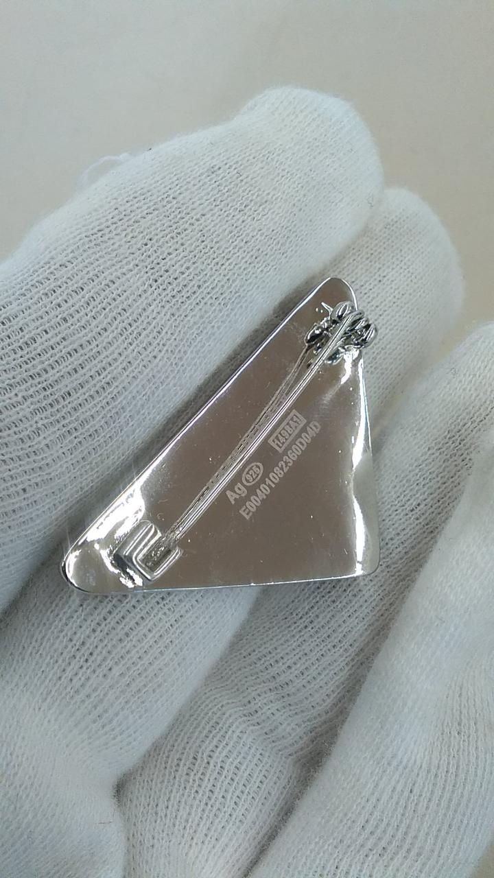 PRADAブローチ正規品(購入履歴あり) prada ブローチ - メルカリ