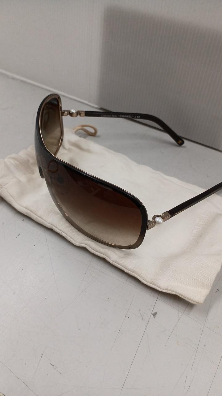 CHANEL ストーン付きサングラス　配送費は購入者様負担 org.jpg