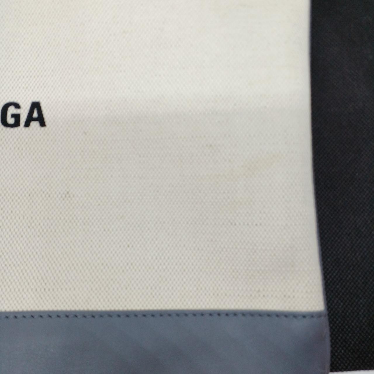 右側うっすらシミあり