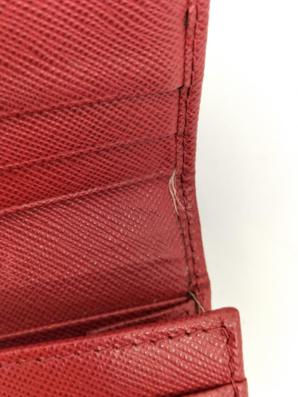 糸が出ています。