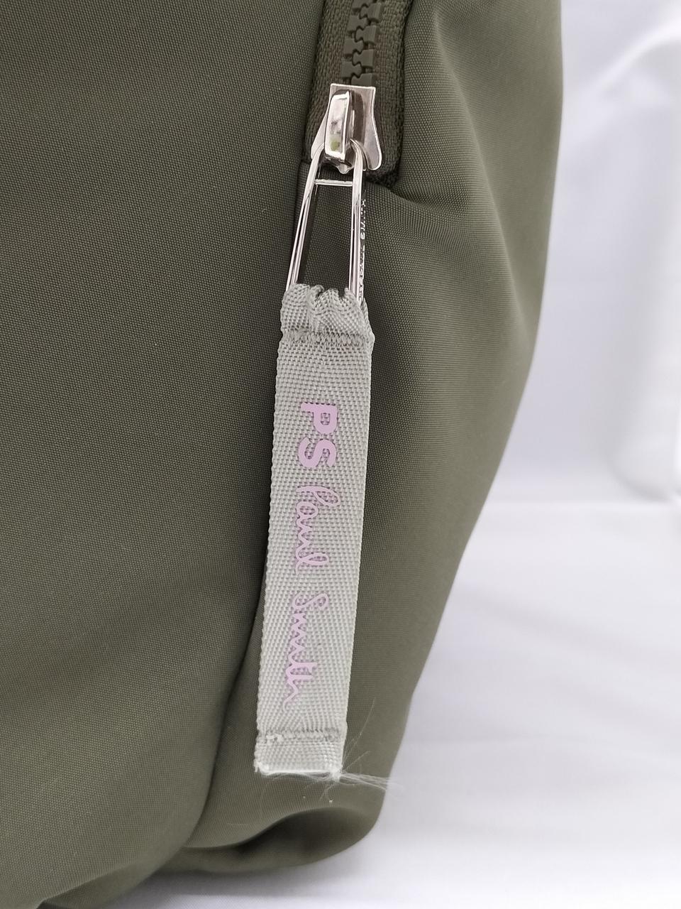 糸が出ています。