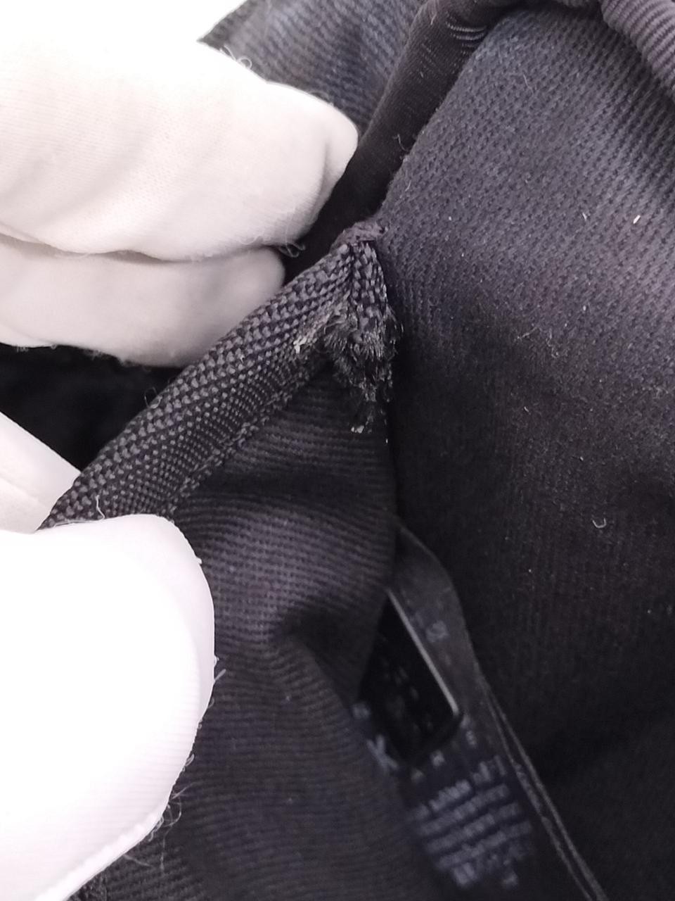 ほつれがあります。