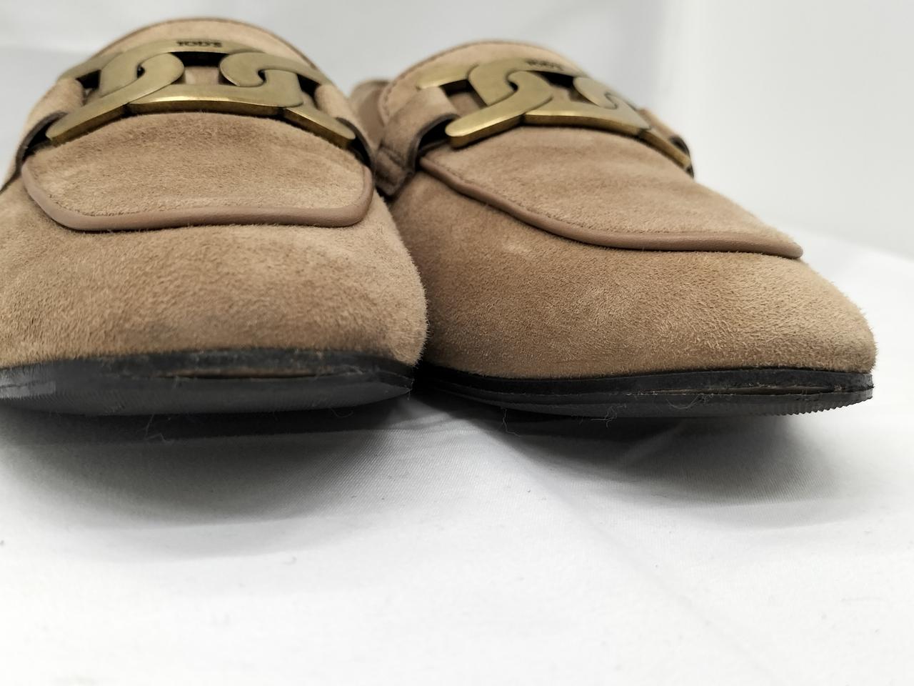 ソールの先端が剥がれかけています。