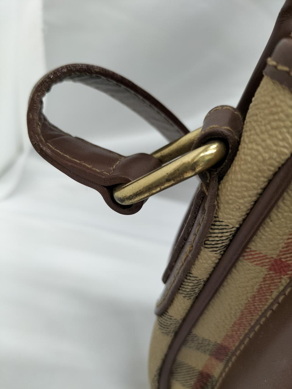 金具の塗装が剥げています。