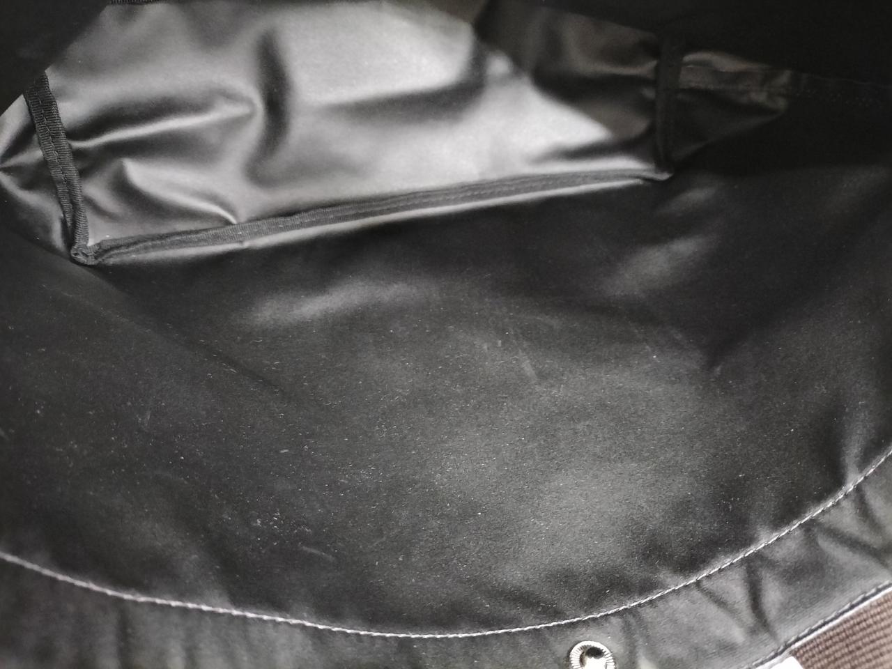 バッグ内部傷があります。