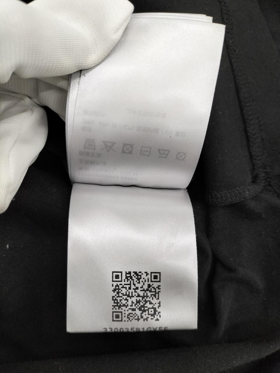 タグのシールが剥がれています。