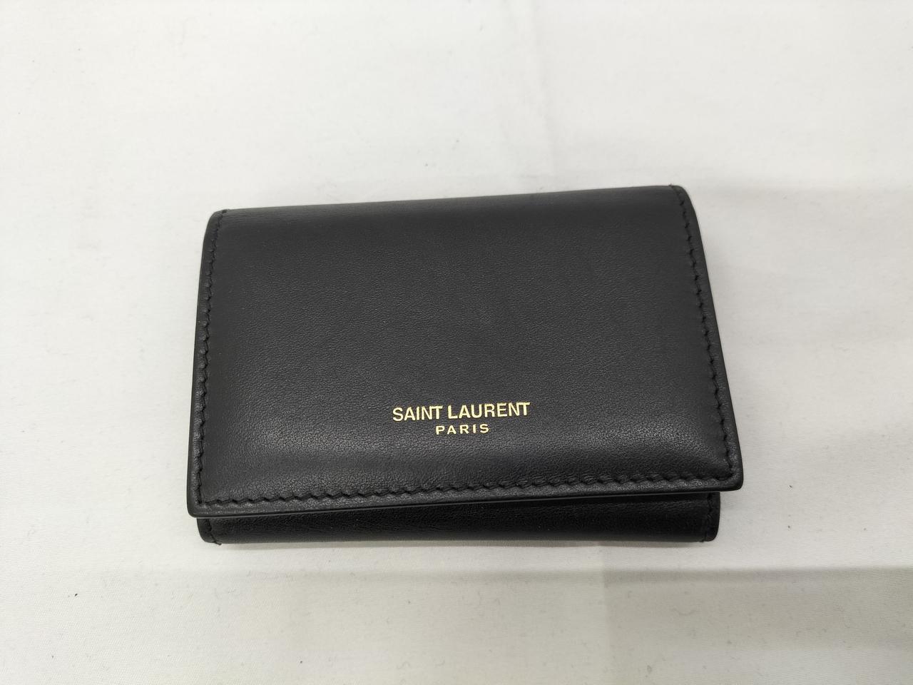 画像に写りにくいですが傷があります。