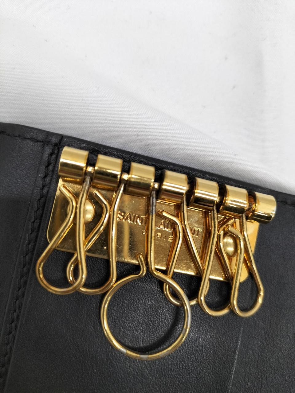 金具の塗装が剥げています。