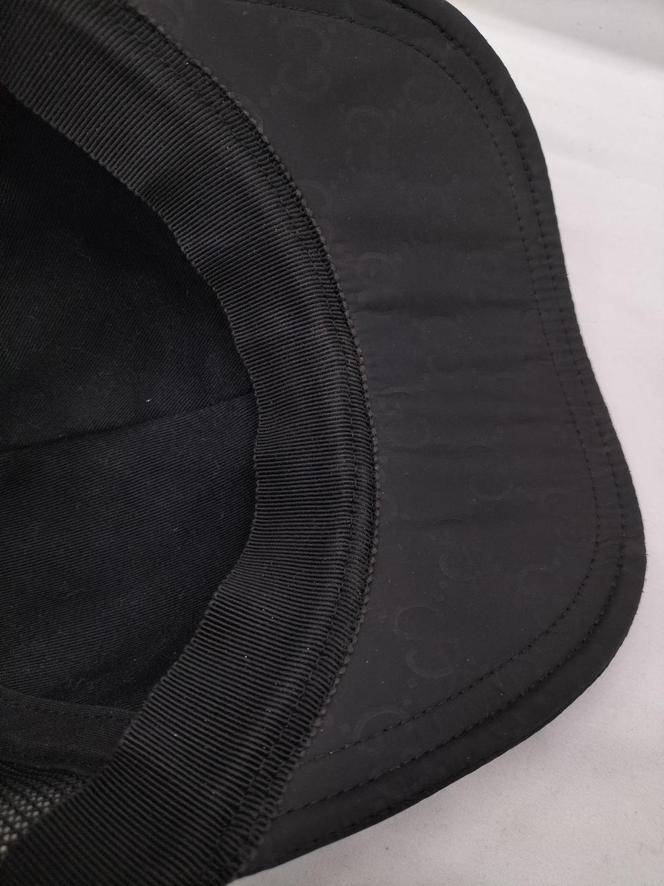 白いシミがあります。