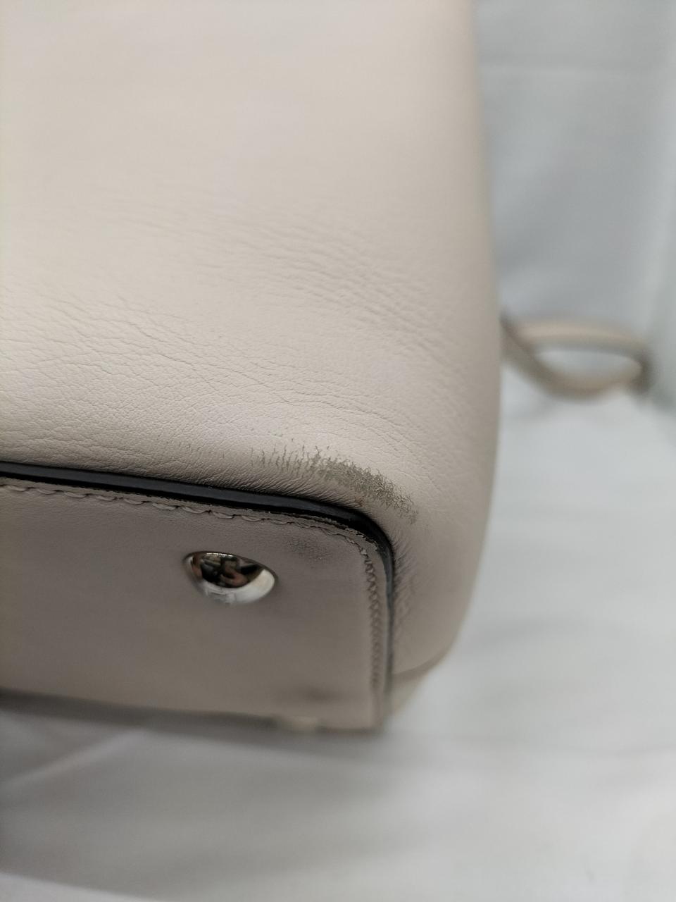 四角全て擦れています