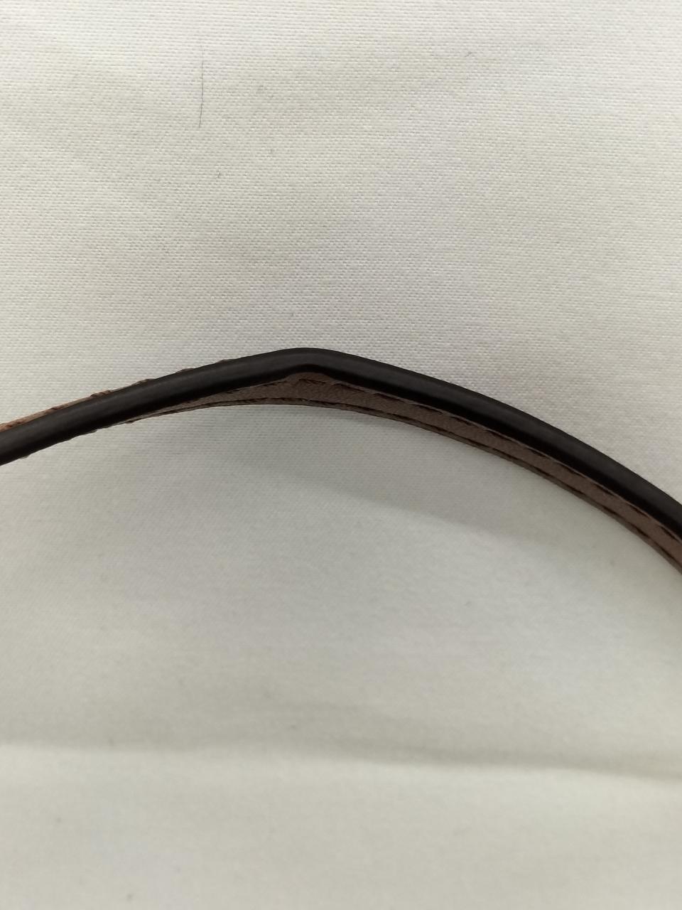 ショルダーの一部形が崩れています。