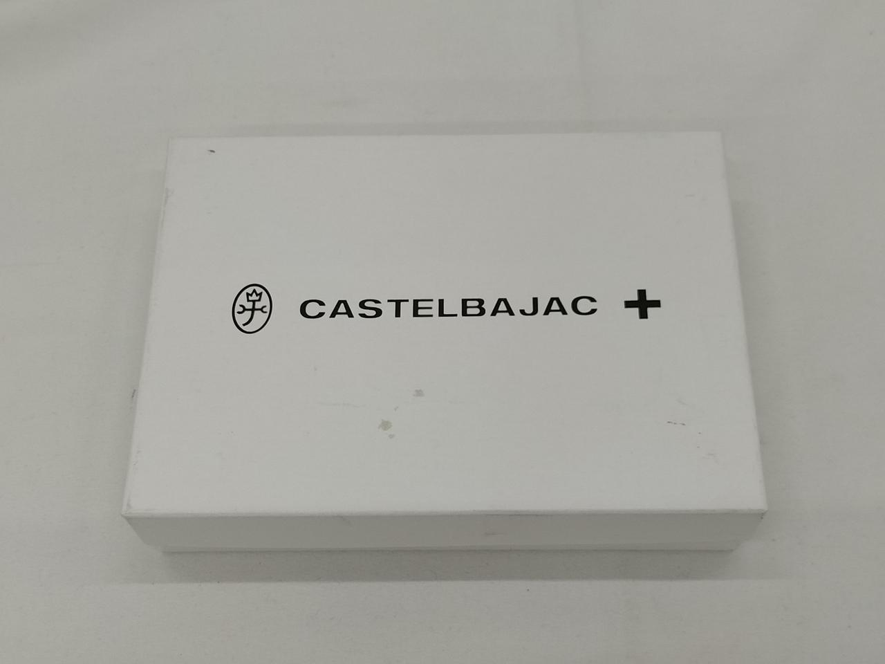 箱に汚れあります。