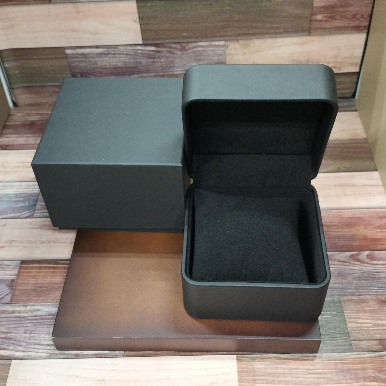 社外の新品の箱付属