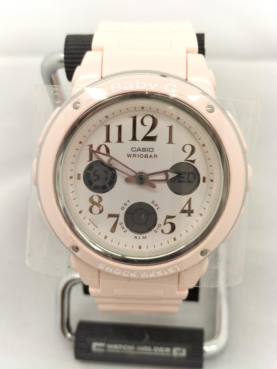 文字盤に保護フィルム貼ってあります。