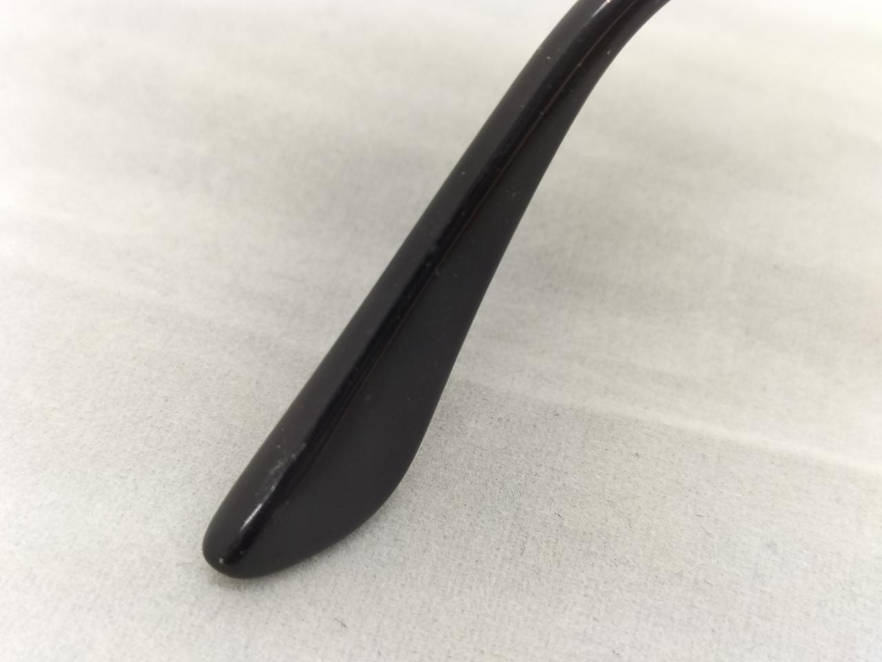 細いキズあります。