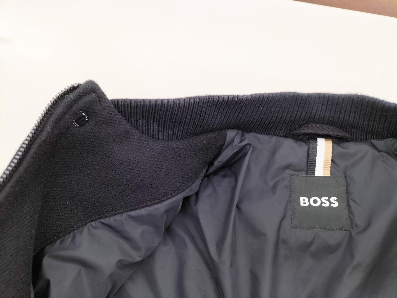 首周り綺麗な状態です。