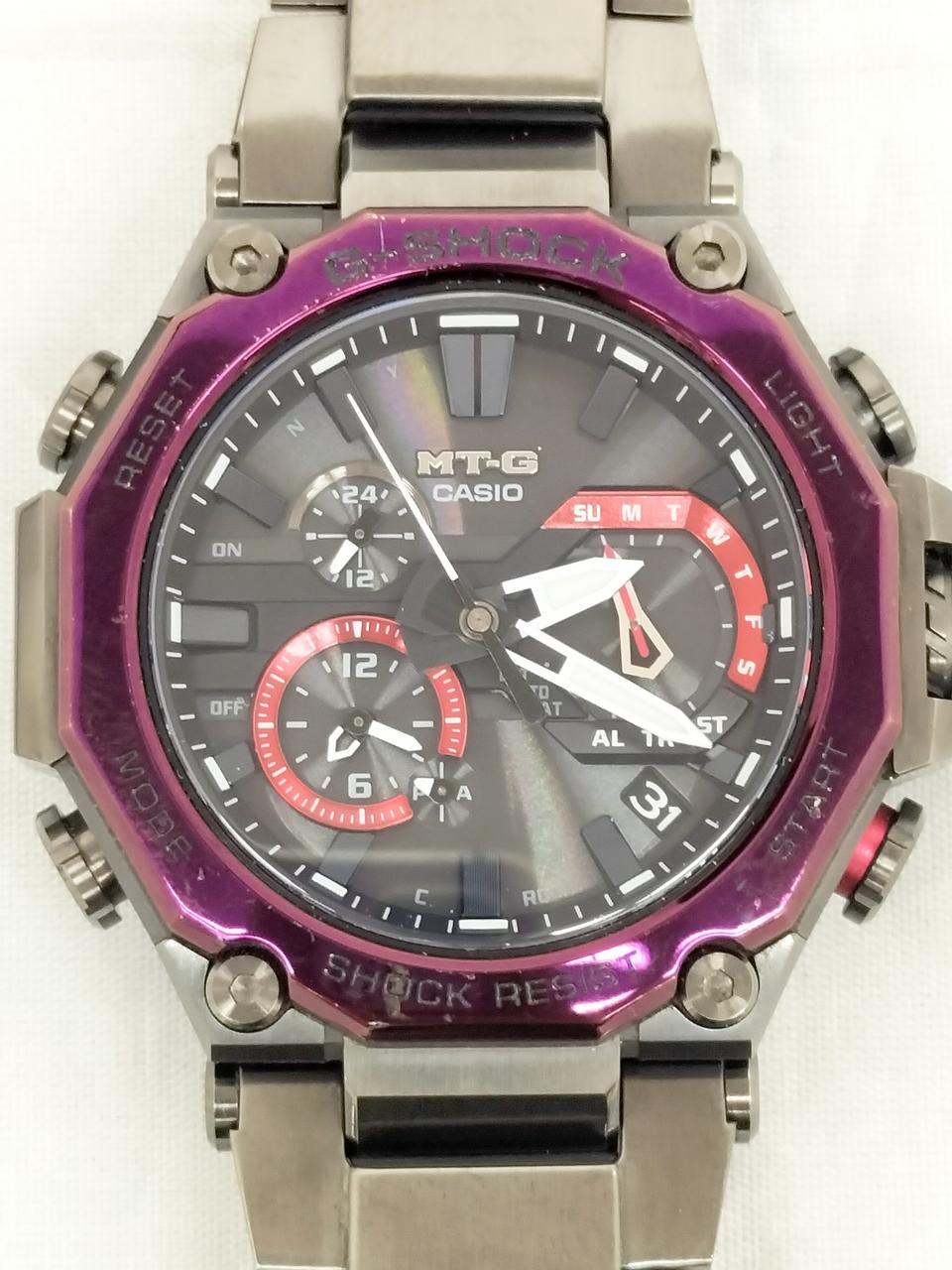 ベゼル全体に細い生活傷あり