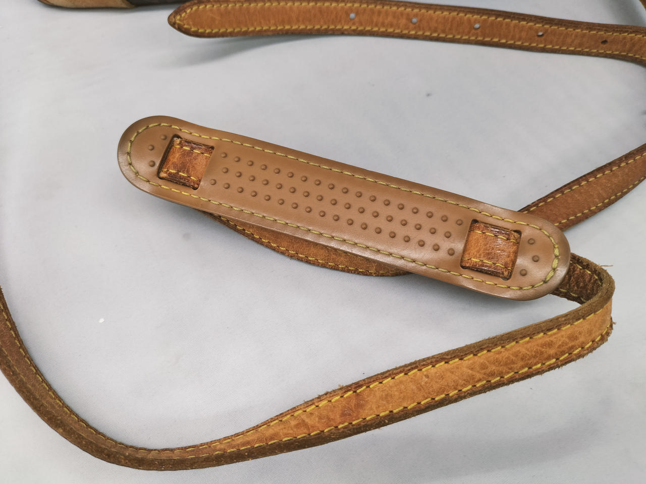 肩紐　使用感ある感じです。