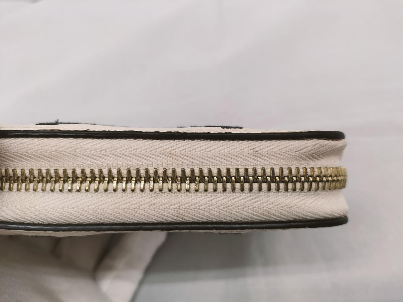 全体的に汚れあり