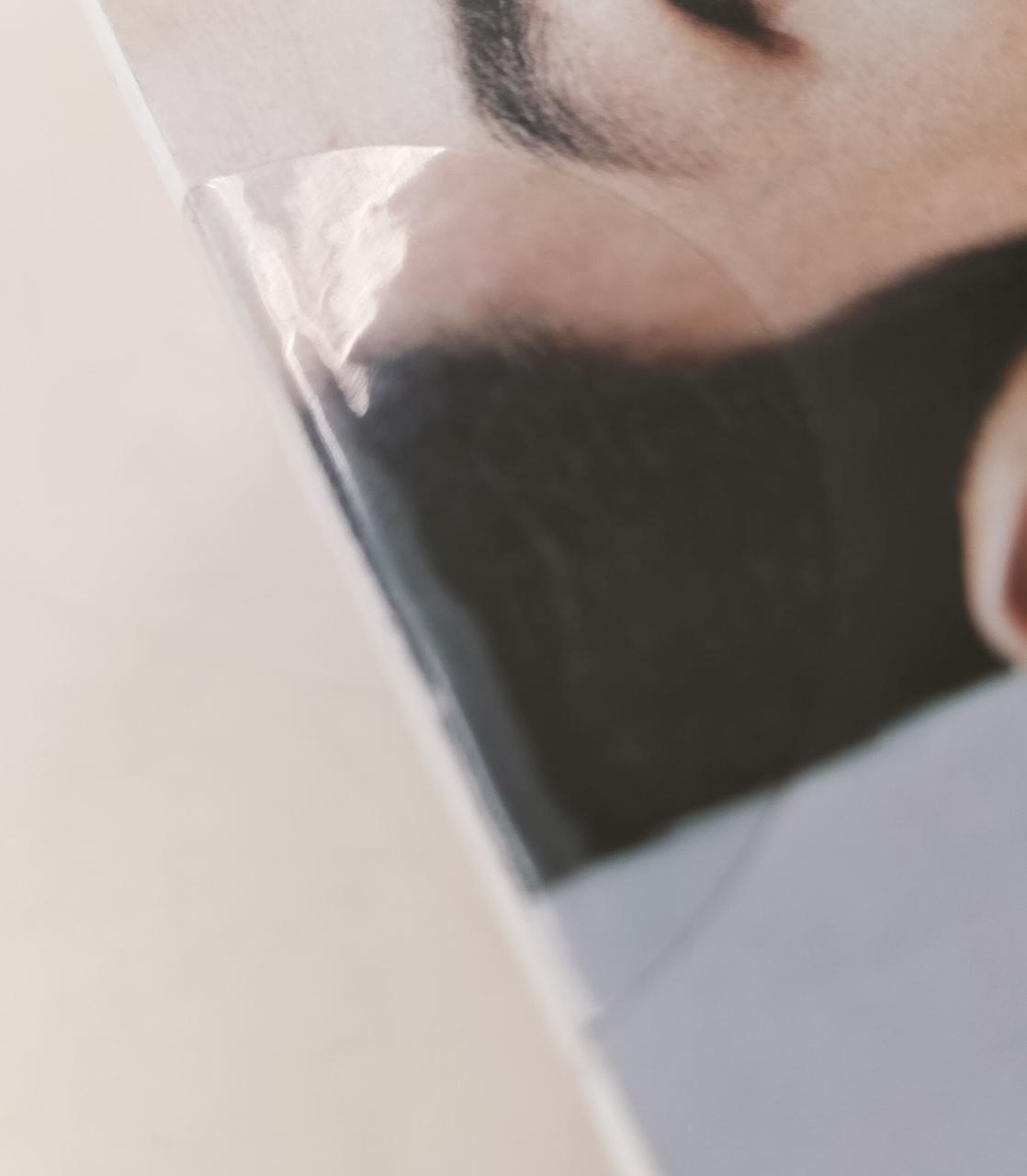 テープ貼ってます。