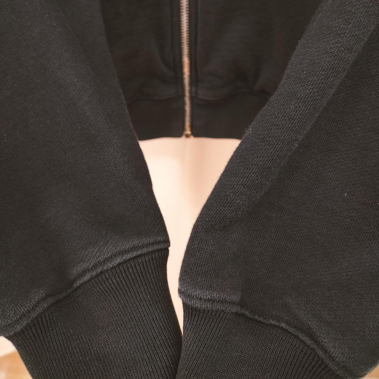 袖も白く変色しています