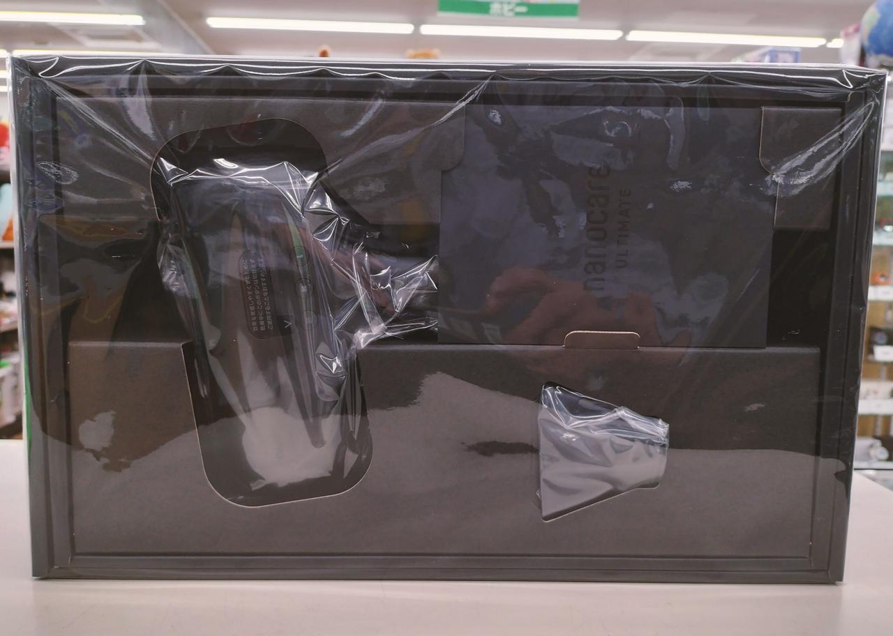 展示用でフィルム巻いてます
未使用品です