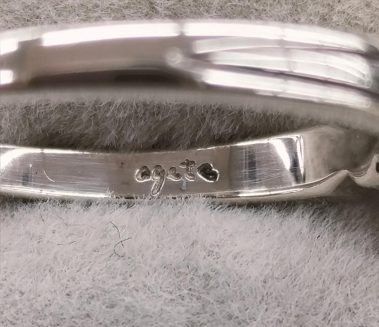 ロゴ部分に変色あります