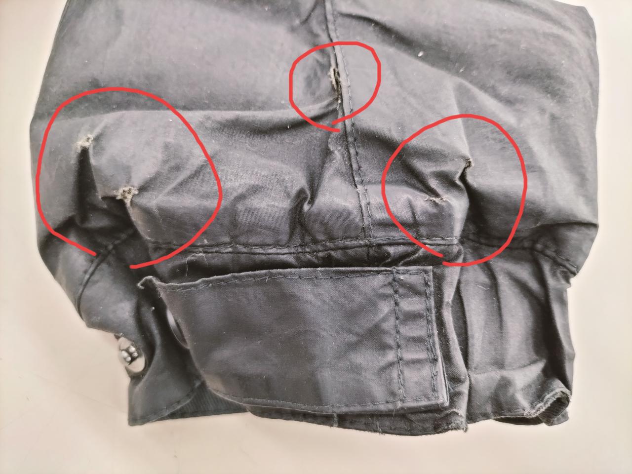 穴開き箇所あります。