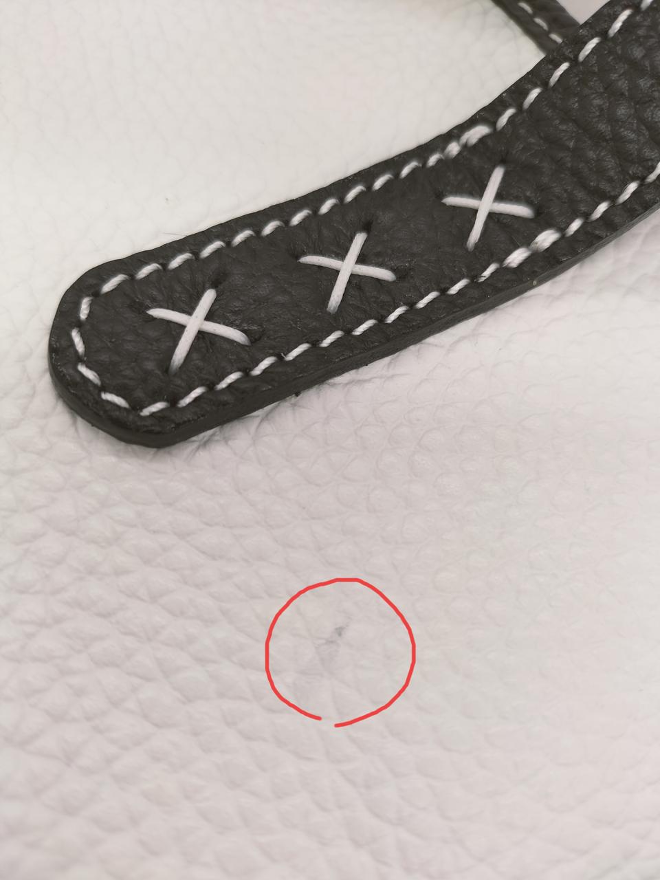 キズあります。