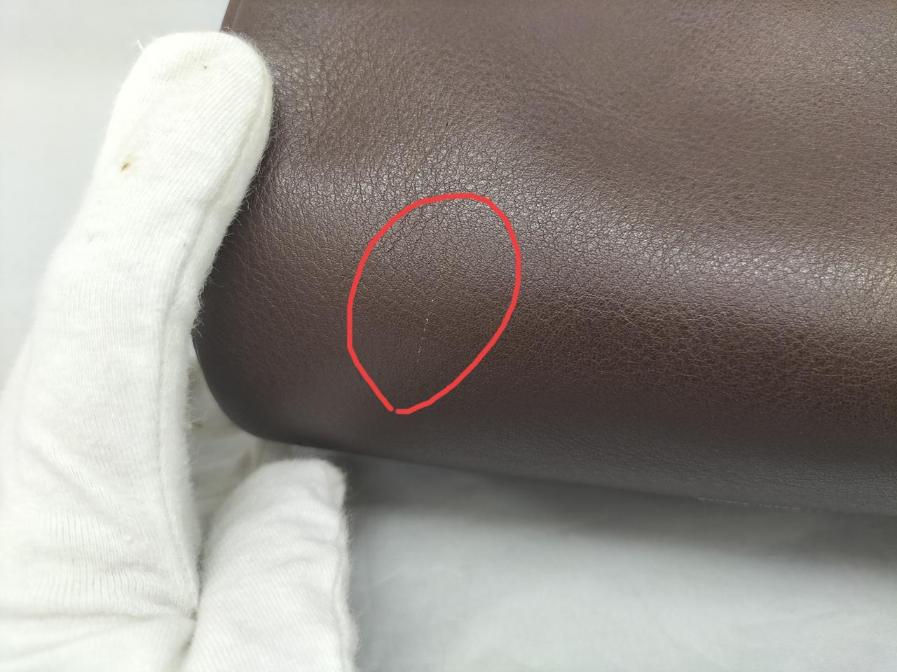 微かにキズあります。