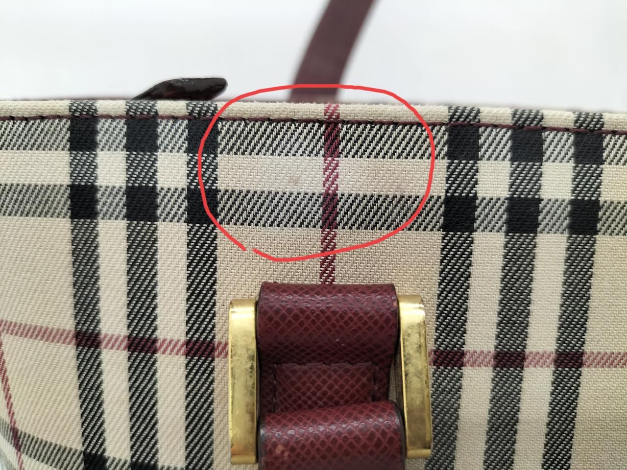 シミとその周りうっすら白くなっています。