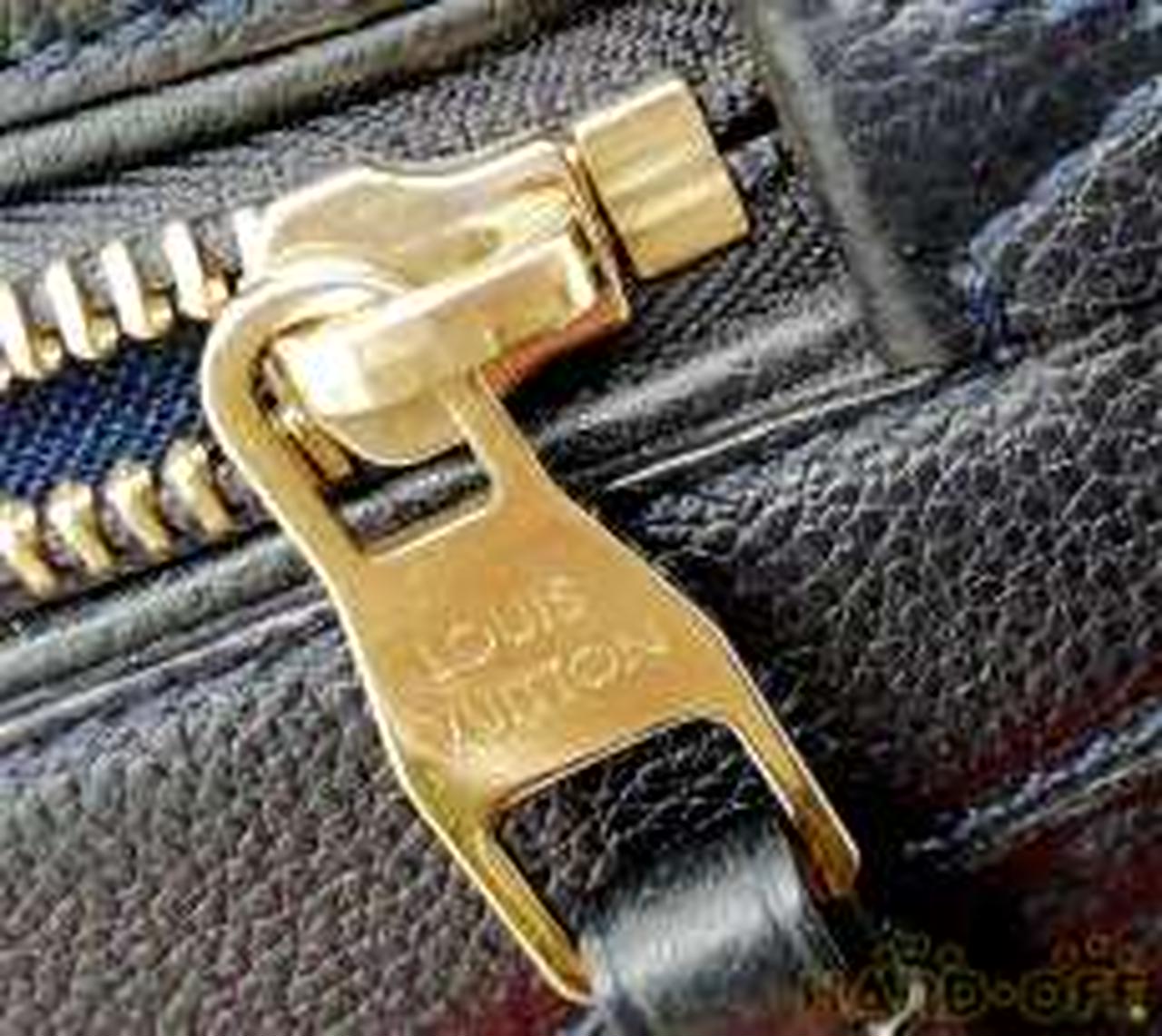 金具部分少々汚れあり