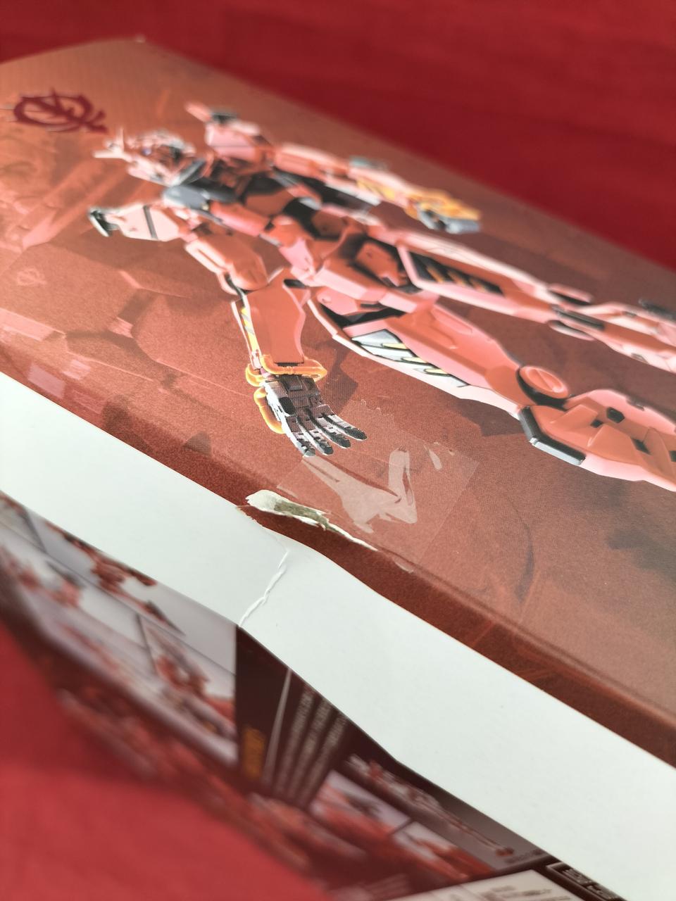 開封品 外箱にキズや傷みあります。