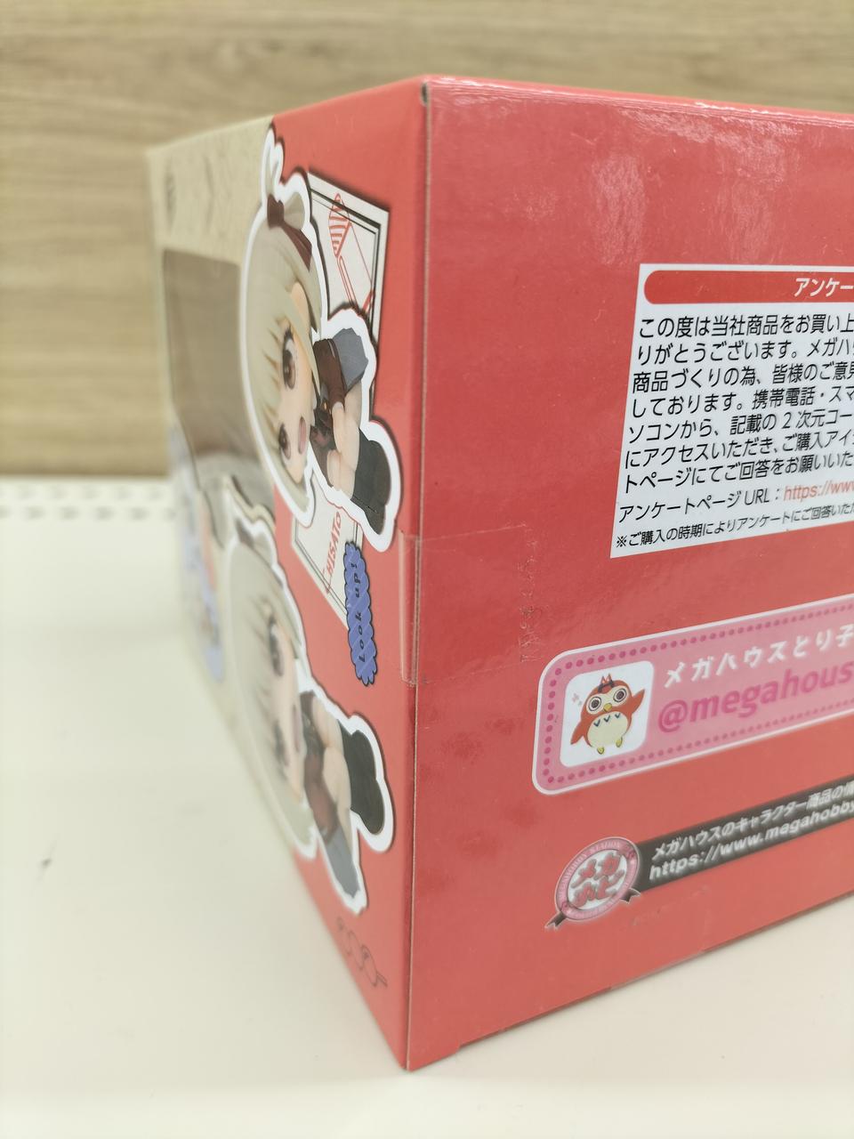 テープの部分に汚れがあります。