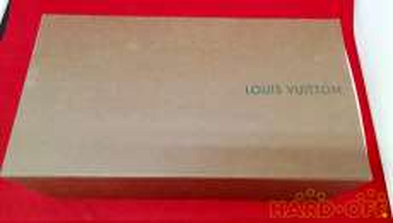 箱全体的に汚れあり