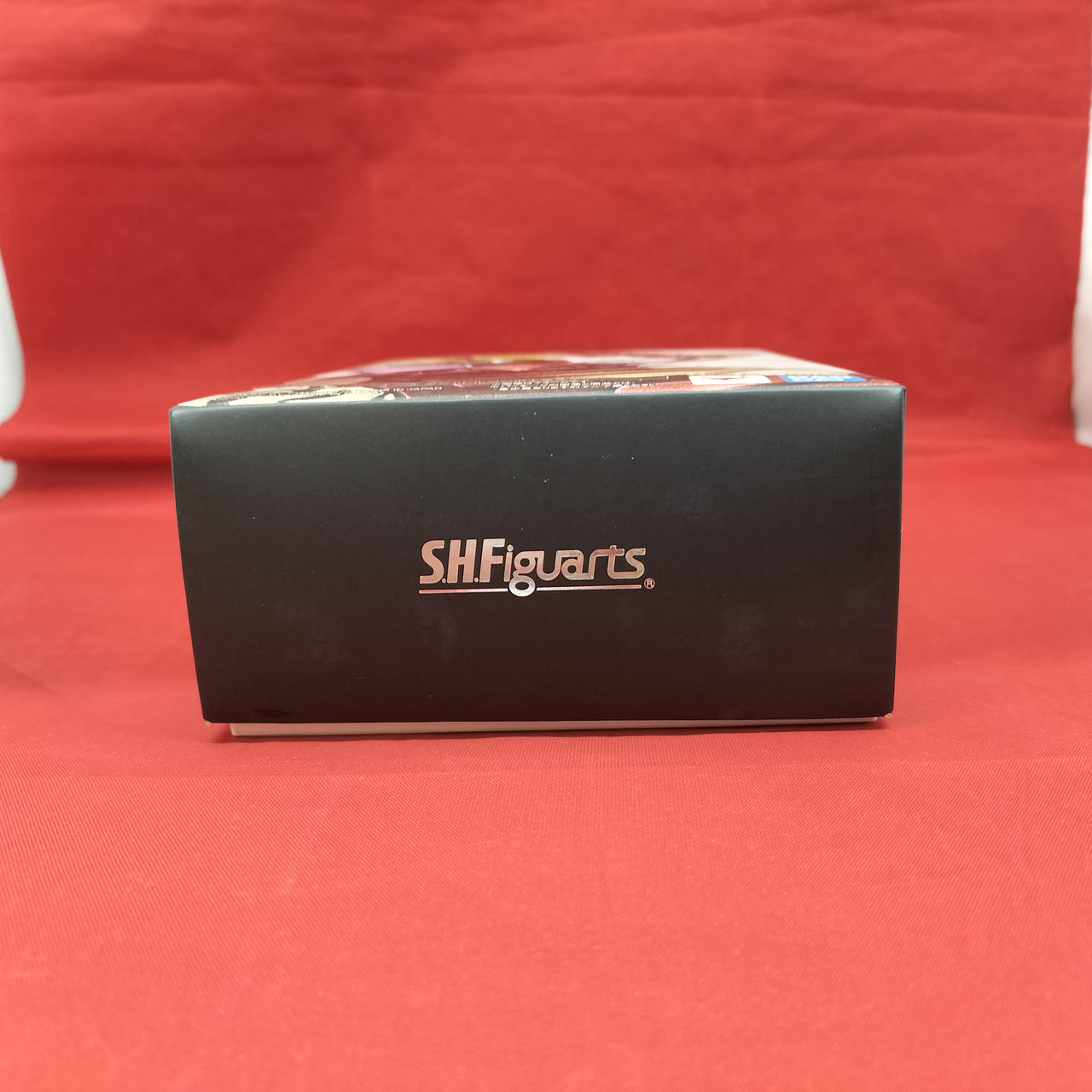 箱下部分汚れあり